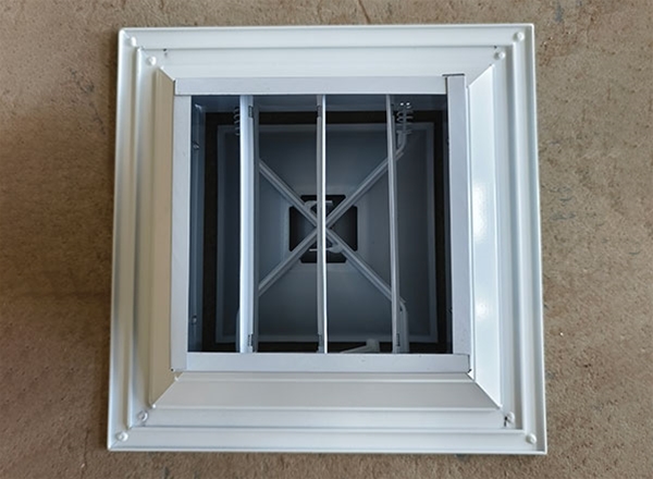 散流器帶調節閥反面